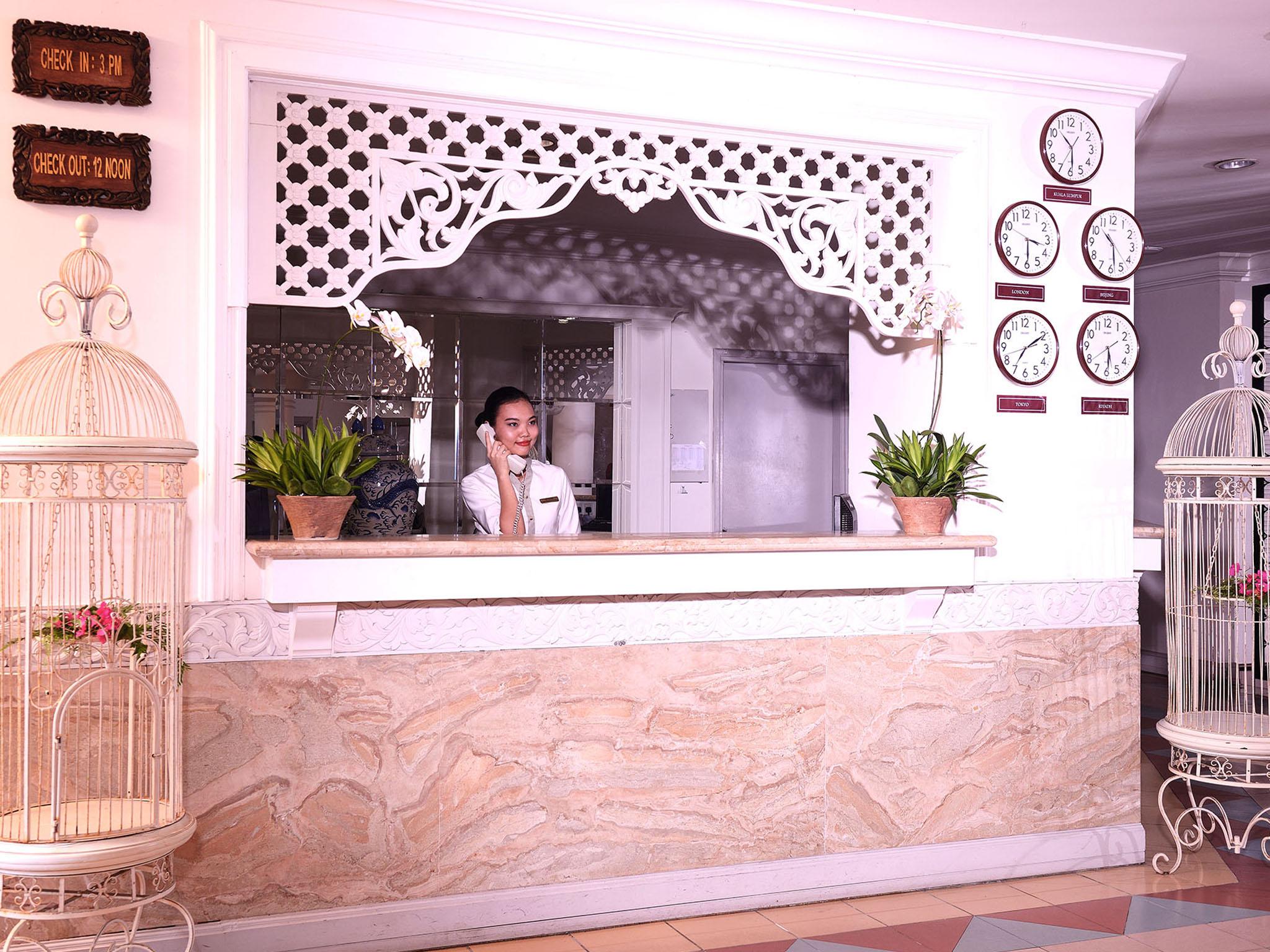Bella Vista Express Hotel Pantai Cenang  Bagian luar foto