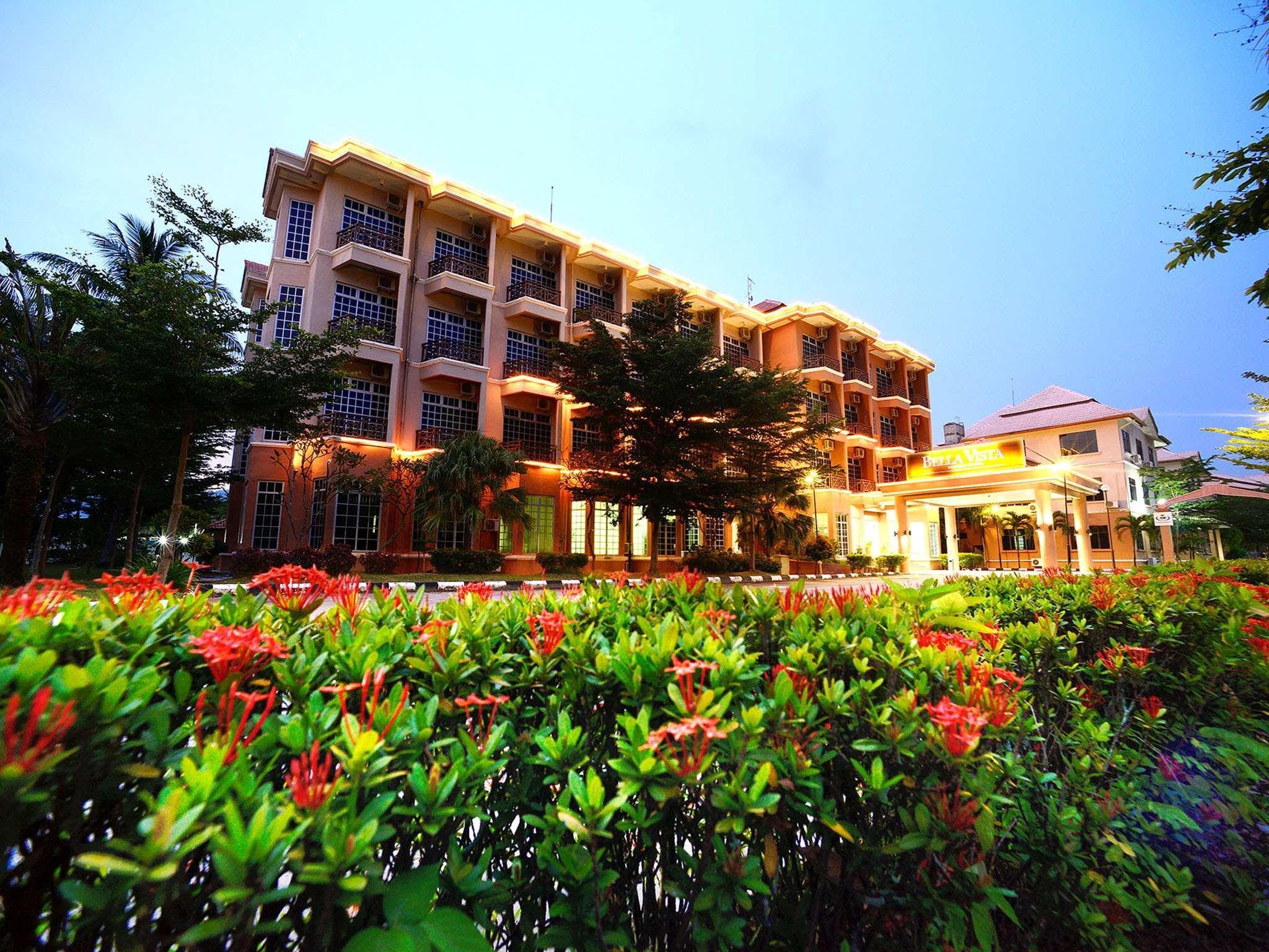 Bella Vista Express Hotel Pantai Cenang  Bagian luar foto