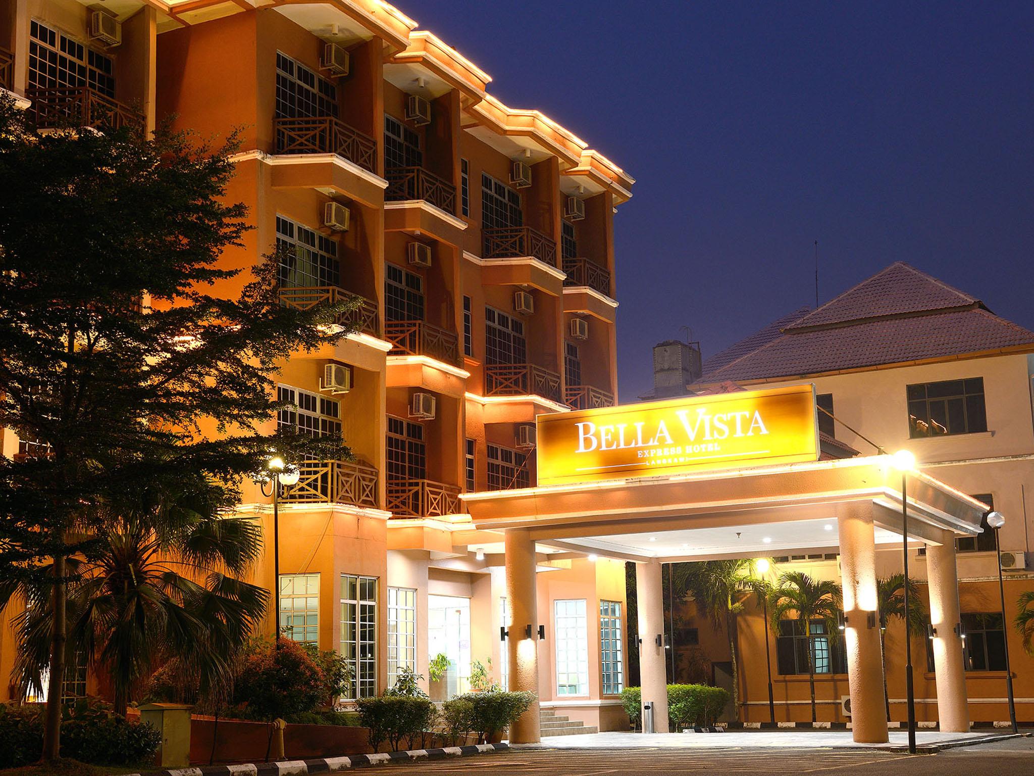 Bella Vista Express Hotel Pantai Cenang  Bagian luar foto