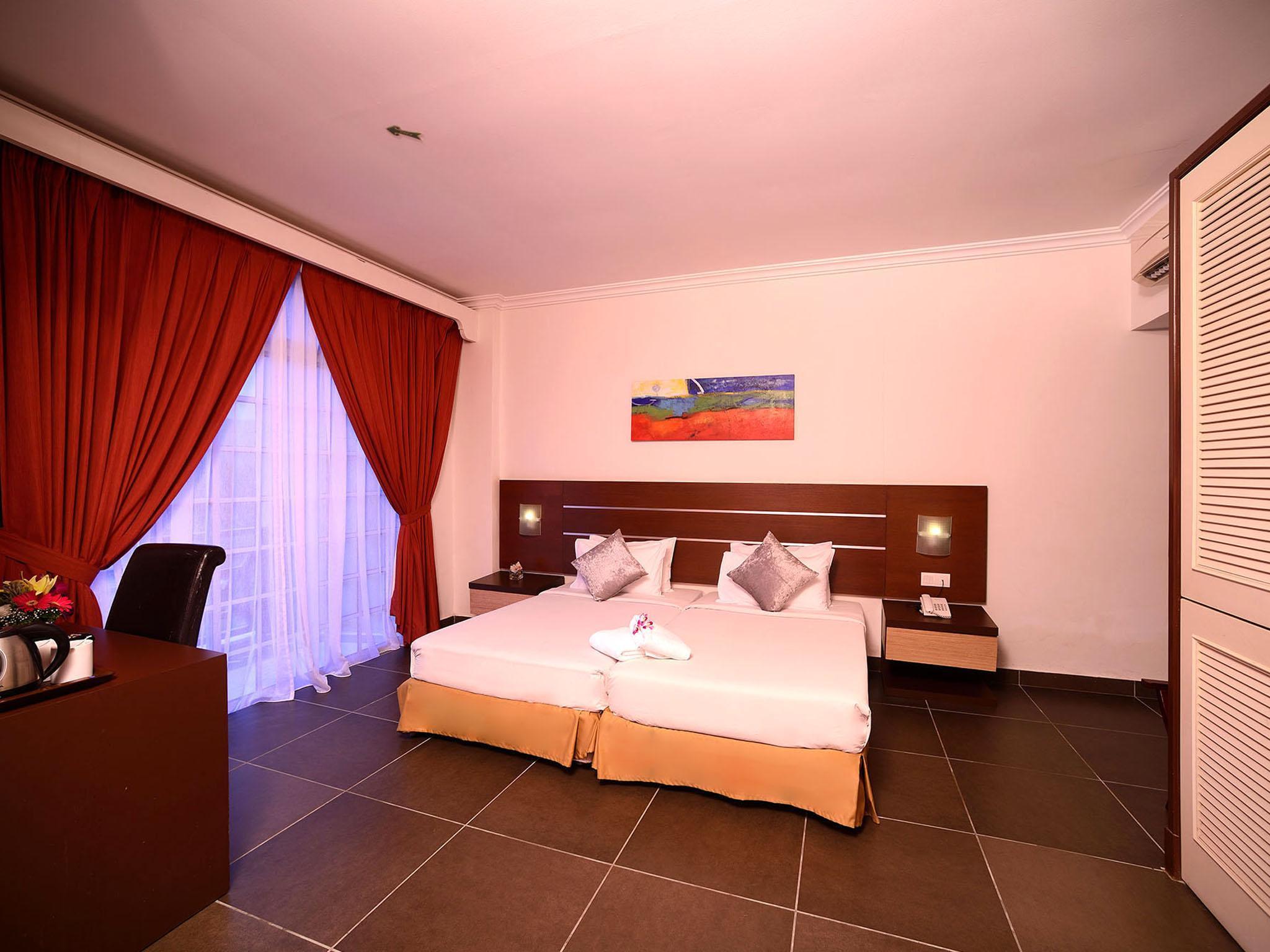 Bella Vista Express Hotel Pantai Cenang  Bagian luar foto