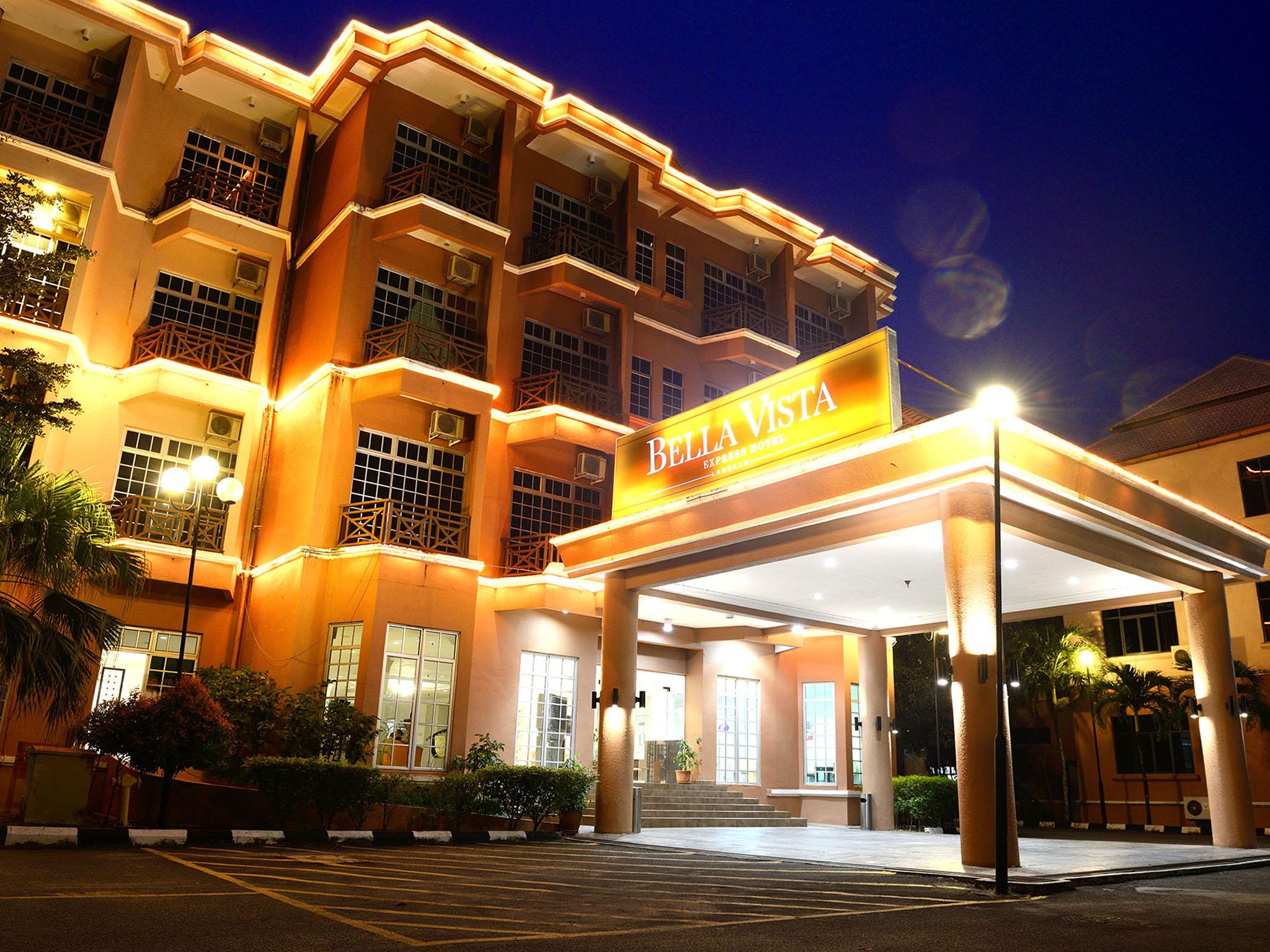 Bella Vista Express Hotel Pantai Cenang  Bagian luar foto