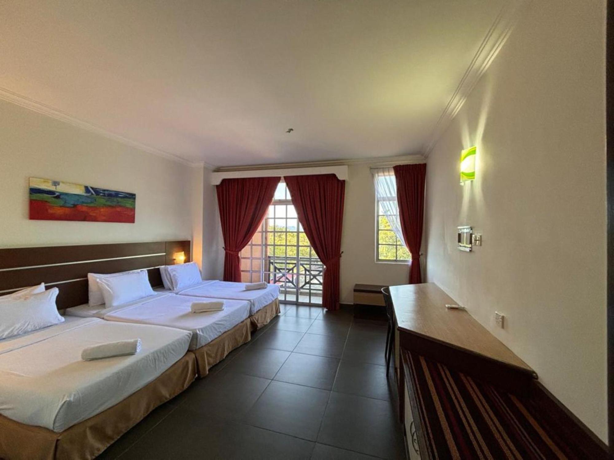 Bella Vista Express Hotel Pantai Cenang  Bagian luar foto