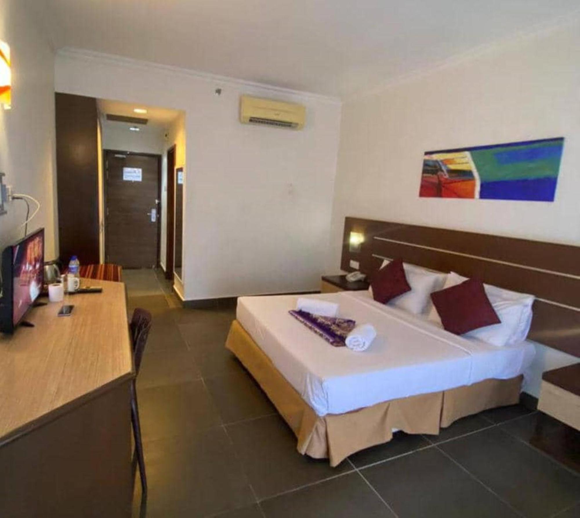 Bella Vista Express Hotel Pantai Cenang  Bagian luar foto
