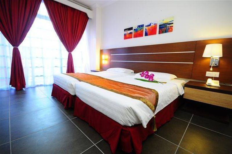 Bella Vista Express Hotel Pantai Cenang  Bagian luar foto