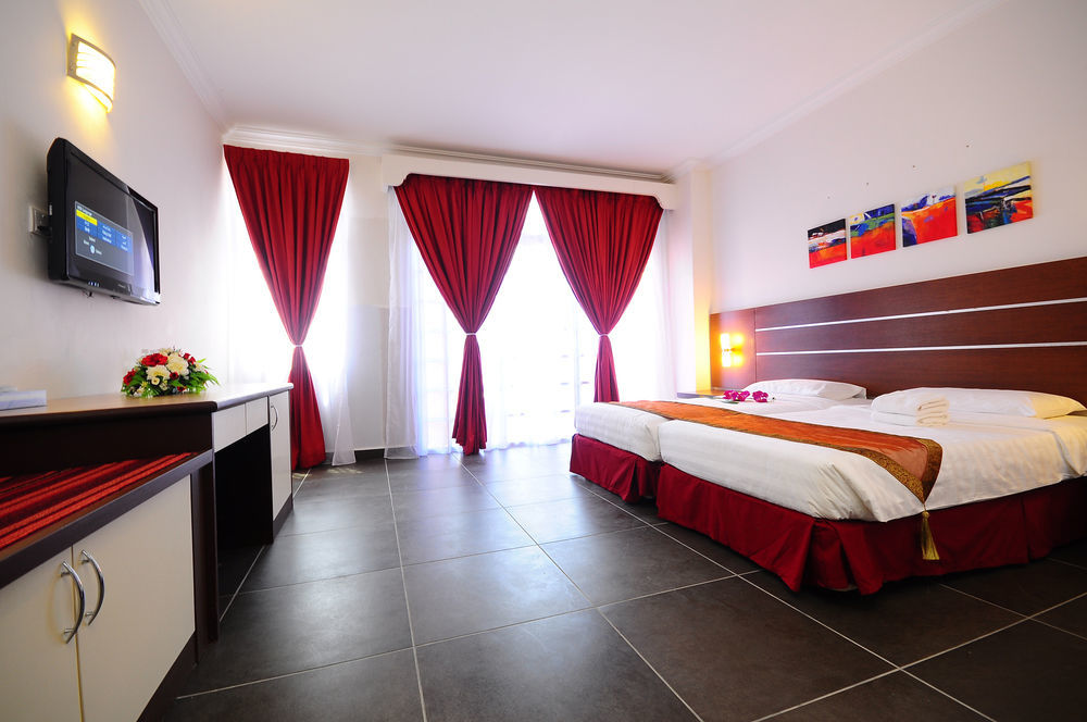 Bella Vista Express Hotel Pantai Cenang  Bagian luar foto
